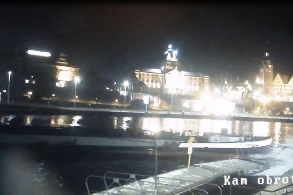 Barka uderzyła w pomost na wyspie Bielawa