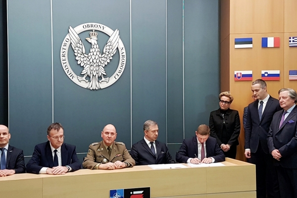 Kontrakty na budowę kolejnych niszczycieli min i okrętu ratowniczego dla MW podpisane