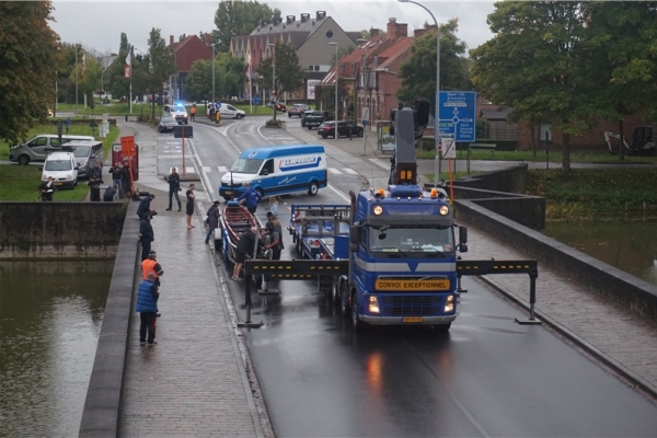 Special services w wydaniu Mainfreight – transport maoryskiej łodzi z Nowej Zelandii do...