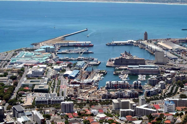 Katharsis II dookoła Antarktydy: Pozdrowienia z Cape Town (jeszcze)