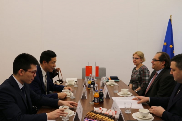 Minister Marek Gróbarczyk spotkał się z Ambasadorem Chin