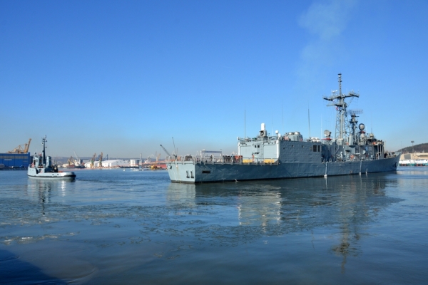 Polskie i zagraniczne okręty prowadzą operację osłony transportu morskiego