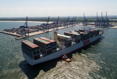 O sektorze przewozów kontenerowych na Akademii Przemysłów Morskich