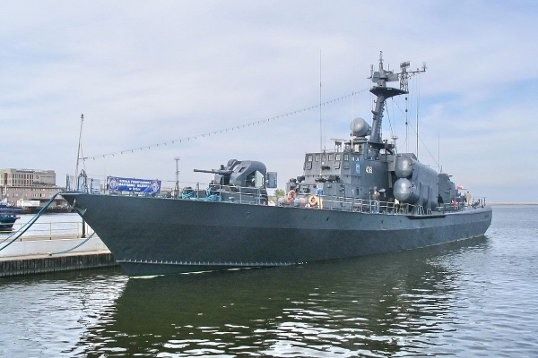 ORP Metalowiec nabierał wody
