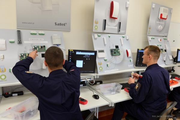 Nowa pracownia w Instytucie Uzbrojenia Okrętowego i Informatyki AMW