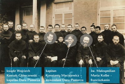 MGMiŻŚ: zdjęcie kapelana i kapitana Daru Pomorza ze św. Maksymilianem Ko...
