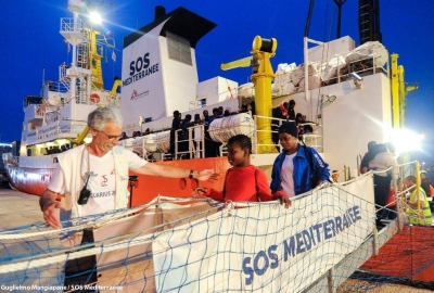 Hiszpania przyjmie migrantów z pokładu Aquariusa