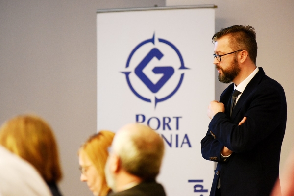 System do monitorowania obciążeń nabrzeży w rejonie cumowania statków. Enamor prezentuj...