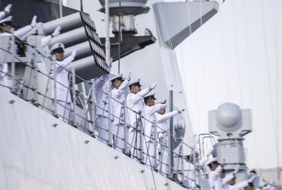Chiny: Wielka parada marynarki wojennej i zapowiedź manewrów w Cieśninie...