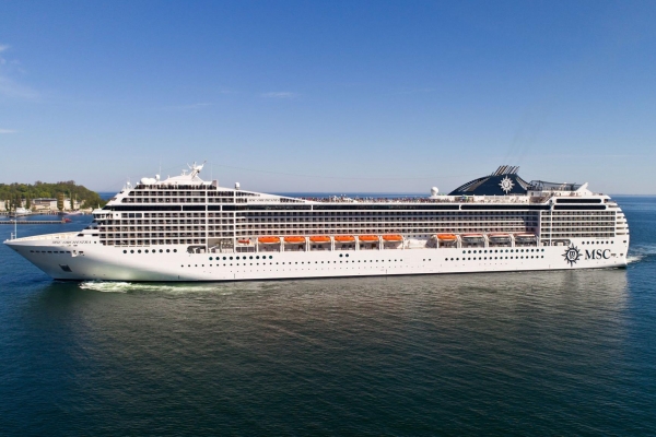 MSC Orchestra rozpoczął sezon zawinięć wycieczkowców w gdyńskim porcie