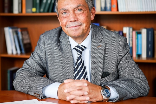 Sochański: w Szczecinie trzeba postawić gospodarkę morską mocno na nogach