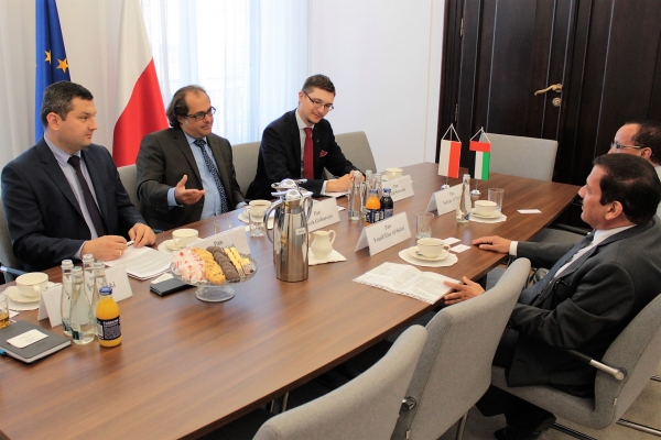 Minister Marek Gróbarczyk spotkał się z ambasadorem Zjednoczonych Emiratów Arabskich...
