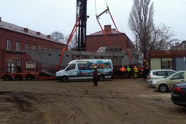 Jacht bezdomnych zacumował na Żeraniu