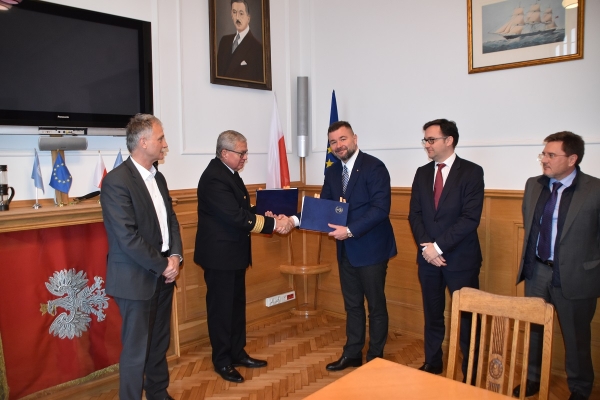 Falochrony w Porcie Północnym w Gdańsku przejdą remont. Podpisano umowy