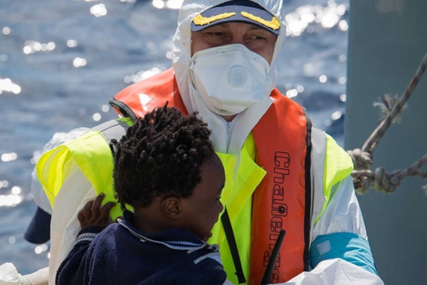Zatrzymano 16 migrantów, którzy próbowali dotrzeć do W. Brytanii