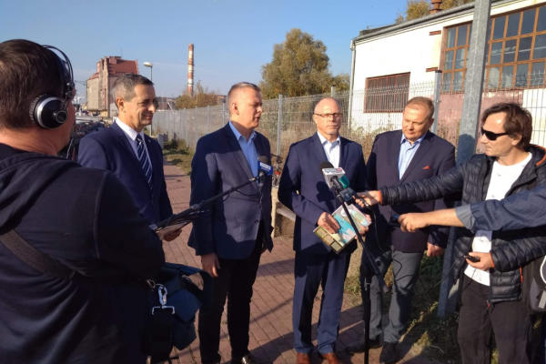 Siemoniak: mówienie, że rozpoczyna się budowa przekopu przez mierzeję to lipa