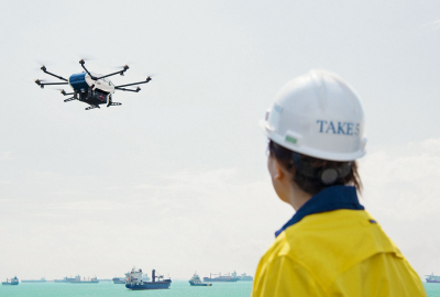 Dron przetransportuje paczkę na statek? Airbus i Wilhelmsen testują [VID...