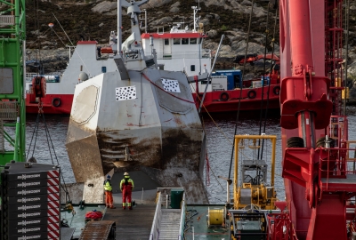 Rozpoczęło się wynurzanie fregaty KNM Helge Ingstad