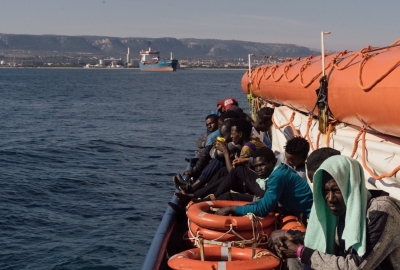 Włochy: będą kary za łamanie przepisów podczas ratowania migrantów