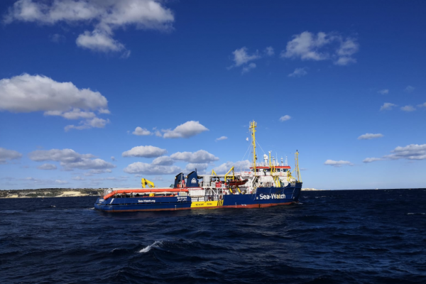 KE ponownie apeluje o przyjęcie migrantów ze statków na Morzu Śródziemnym