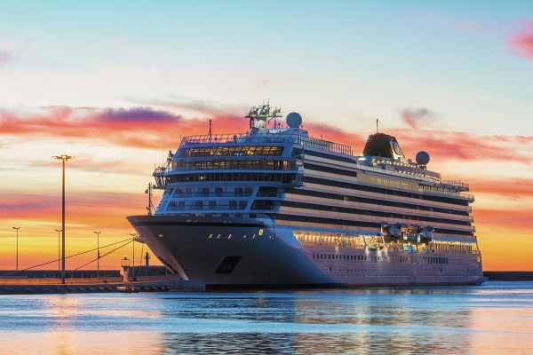 Brak oleju smarnego powodem awarii silników Viking Sky [VIDEO]