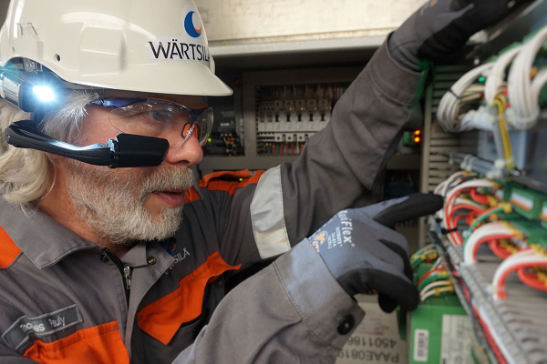 AR i zdalne wsparcie techniczne dla załóg statków od producenta wyposażenia okrętowego...