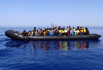 Hiszpania: rekordowa liczba migrantów docierających drogą morską