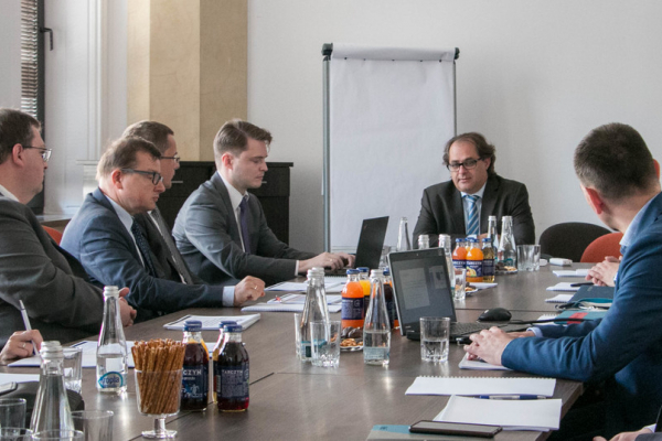 Minister Gróbarczyk spotkał się z przedstawicielami Hutniczej Izby Przemysłowo-Handlowe...