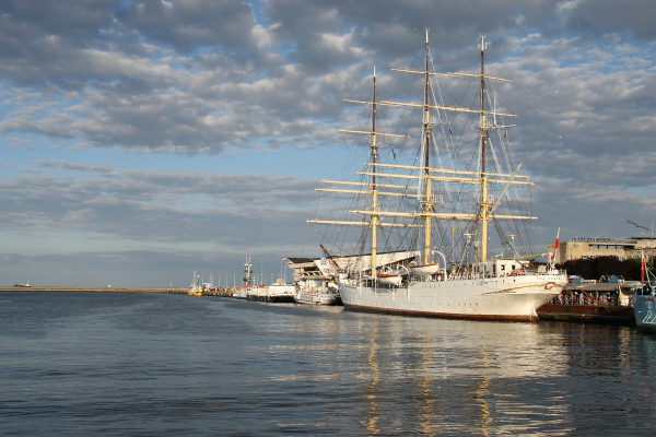 Dar Pomorza: 90 lat w polskich rękach