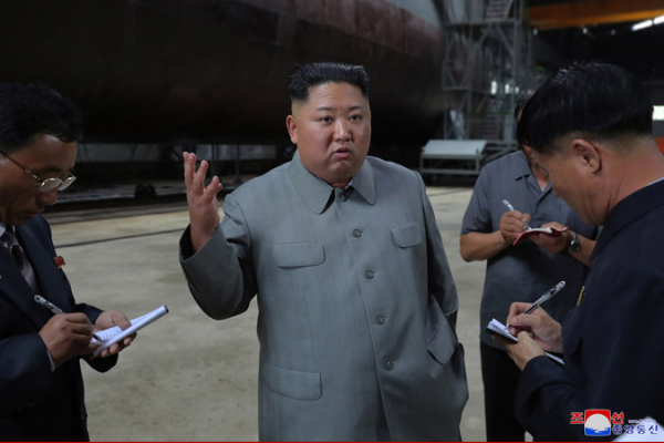 Kim Dzong Un dokonał inspekcji nowego okrętu podwodnego