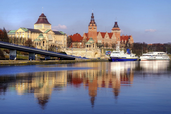 Dni Morza w Szczecinie bez dużych żaglowców przy Wałach Chrobrego