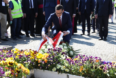 Premier złożył kwiaty pod Pomnikiem Poległych Stoczniowców w Gdańsku...