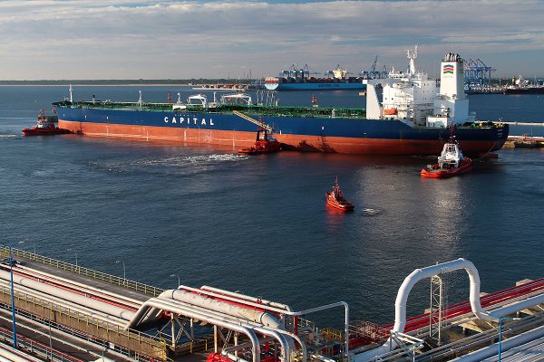 Naftoport z Grupy PERN z rekordowym przeładunkiem za 2021 r. prawie 18 mln ton ropy naf...