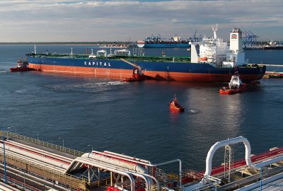 W 2022 r. 87 proc. ropy dostarczanej do Polski drogą morską pochodziło z innych kierunk...
