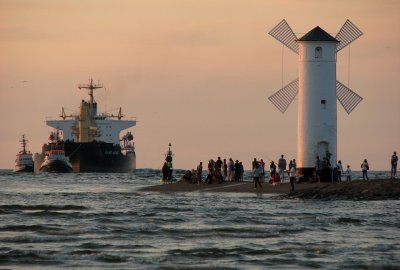 Ponad 2300 ton nielegalnych odpadów z Norwegii trafiło do portu w Świnou...