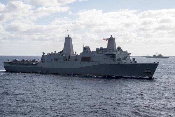 Chiny nie przyjmą okrętów wojennych z USA w Hongkongu, nałożyły sankcje na NGO