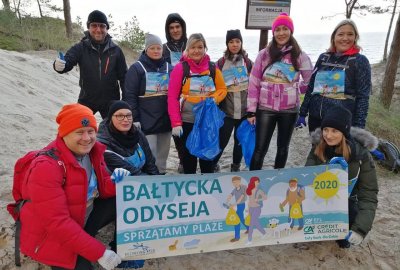 Bałtycka Odyseja: ponad 100 osób zebrało na plażach pół tony śmieci w dw...