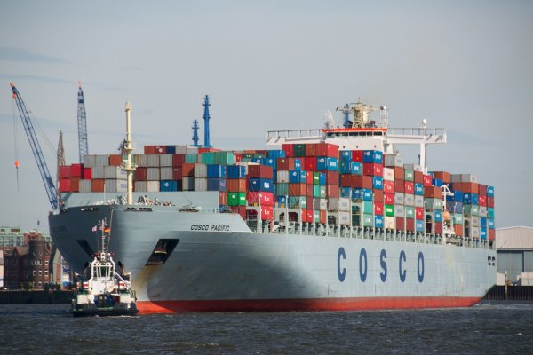 Pożar na statku należącym do COSCO Shipping