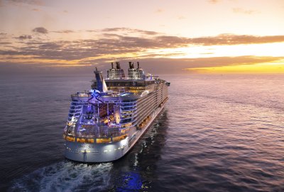 Royal Caribbean wzmacnia płynność finansową