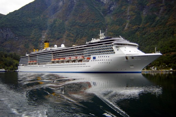 Zakażenie koronawirusem na włoskim wycieczkowcu remontowanym w Japonii