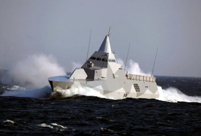 Szwedzka marynarka ćwiczyła strzelanie do celu na morzu [VIDEO]