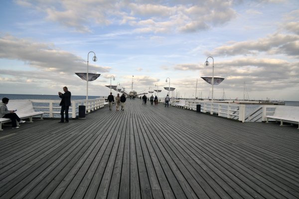 Od poniedziałku otwarte molo, plaże, parki, lasy i tereny rekreacyjne