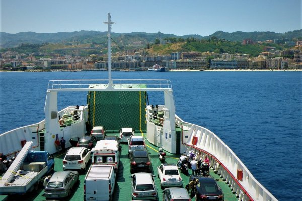 Władze Sycylii chcą powstrzymać napływ ludzi na wyspę, zwłaszcza z północy