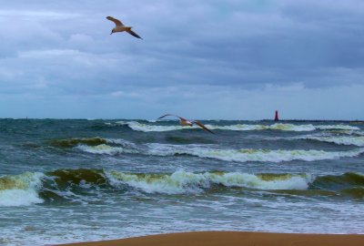 Silny wiatr na Wybrzeżu i sztorm na Bałtyku