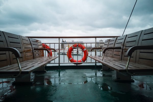 COVID-19: dwóch marynarzy odebrało sobie życie?