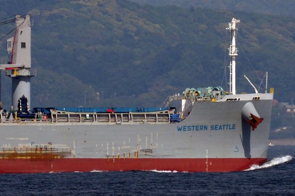 Bohaterska załoga odpiera atak uzbrojonych w łomy piratów z Cieśniny Singapurskiej