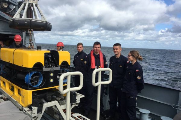 Praktyki podchorążych na pokładzie ORP Kormoran