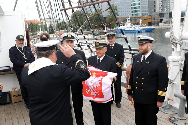 90 lat służby Daru Pomorza pod polską banderą! [ZDJĘCIA]