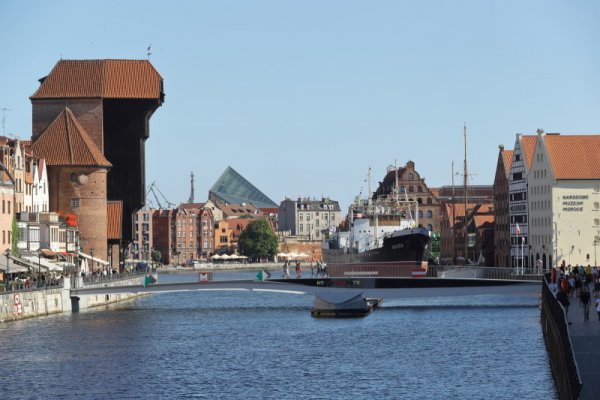 Otwarto kładkę łącząca Wyspę Spichrzów z Długim Pobrzeżem