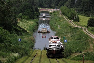 Pochylnia Buczyniec na Kanale Elbląskim (Fot.: Wikimedia Commons) Biała flota rozpoczęła rejsy po Kanale Elbląskim